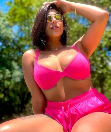 Photo nue de fuite OnlyFans de Maaanuelee