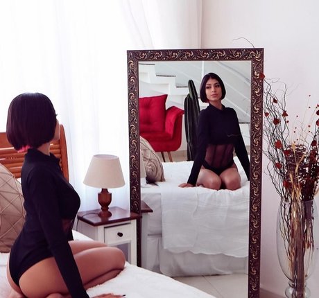 Photo nue de fuite OnlyFans de Maaanuelee
