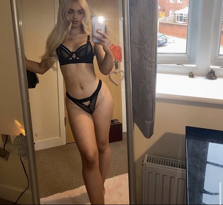 Photo nue de fuite OnlyFans de Olivia Lee