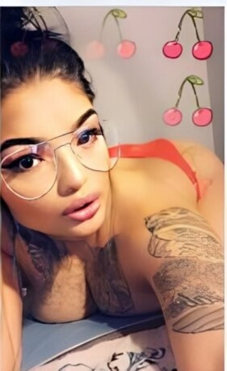 Photo nue de fuite OnlyFans de Mimi Latina Amateur