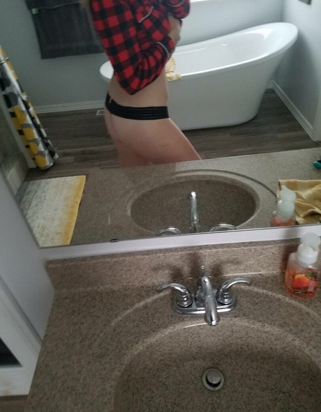 Photo nue de fuite OnlyFans de Grabymyneckk