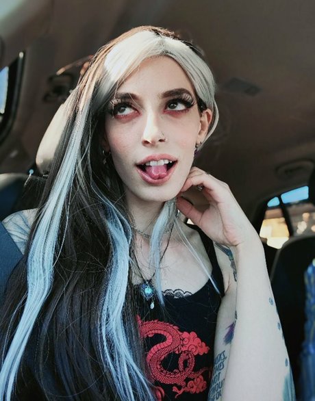 Photo nue de fuite OnlyFans de Tragicrhiannon