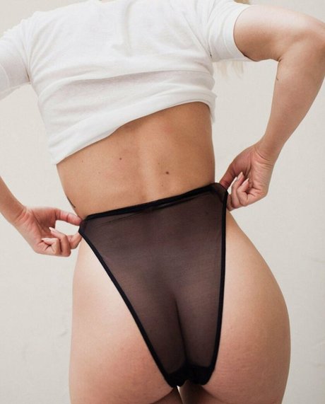 Photo nue de fuite OnlyFans de Olesya Rulin