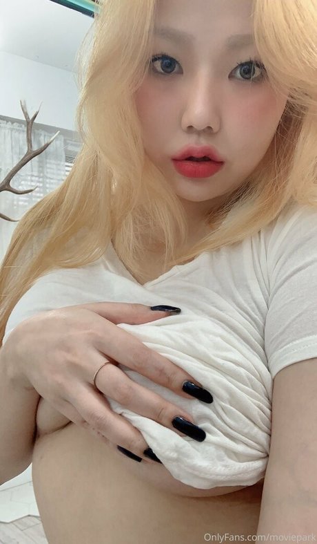 Photo nue de fuite OnlyFans de Mmmovie