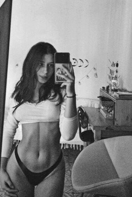 Photo nue de fuite OnlyFans de Flor Laneve