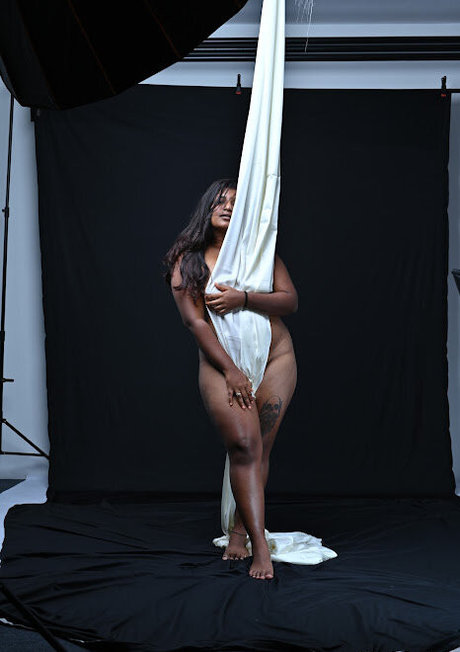 Photo nue de fuite OnlyFans de The Hunters Girl Chubby Indian