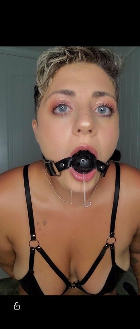 Photo nue de fuite OnlyFans de Callmemiag