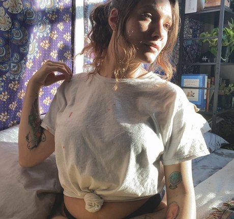 Photo nue de fuite OnlyFans de Rainbownymph