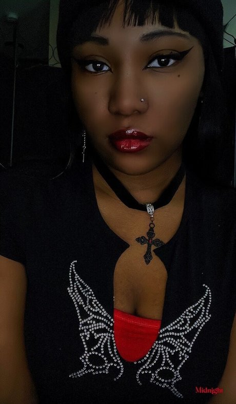 Photo nue de fuite OnlyFans de Sierraemari