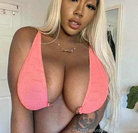 Photo nue de fuite OnlyFans de Effy Flame
