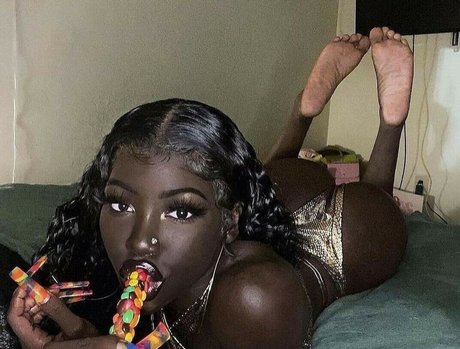 Photo nue de fuite OnlyFans de Cyn Kaine