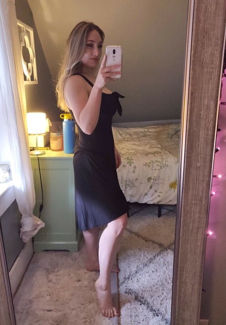 Photo nue de fuite OnlyFans de Juliatvgames