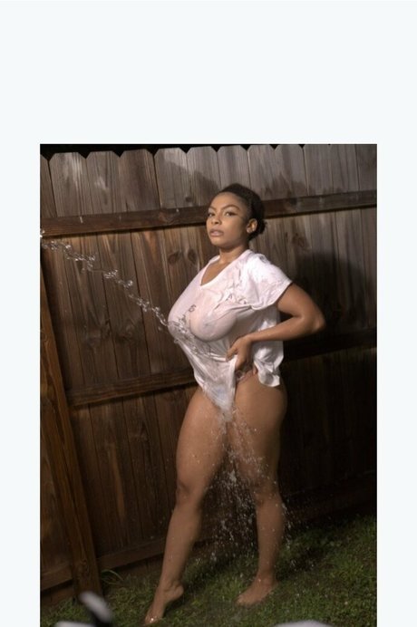 Photo nue de fuite OnlyFans de Julie Silver