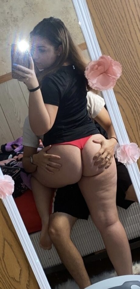 Photo nue de fuite OnlyFans de Louisamikayla