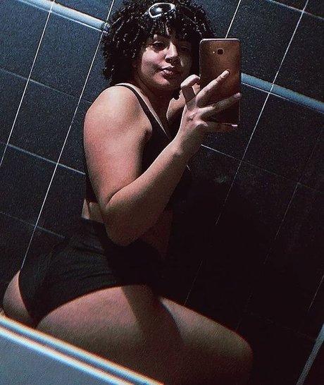 Photo nue de fuite OnlyFans de Dona Raba