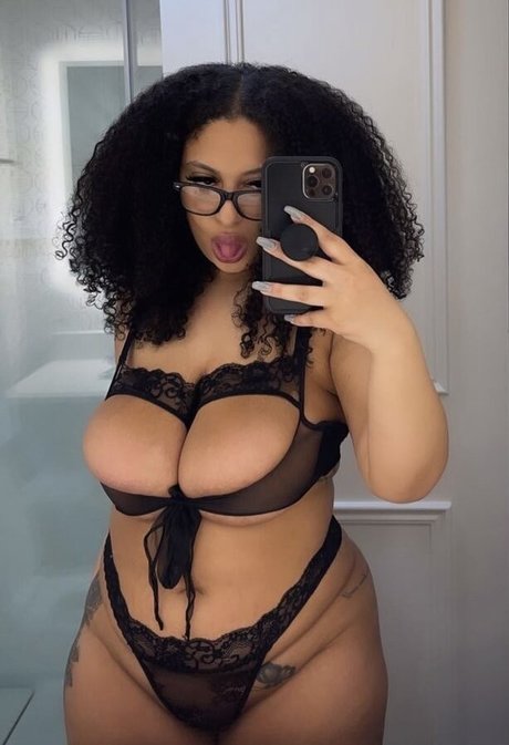 Thegirlofyourdreamz