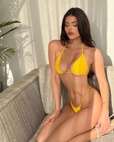Holly Scarfone