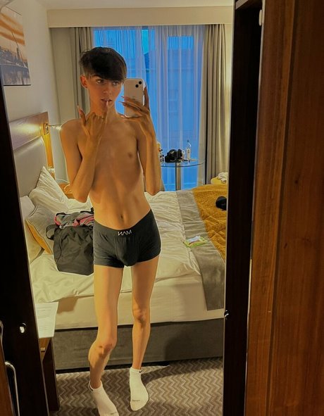 Photo nue de fuite OnlyFans de Dolladills