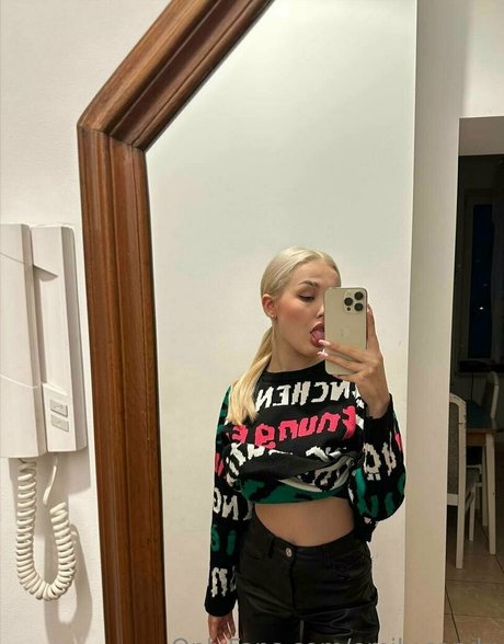 Photo nue de fuite OnlyFans de Emilycandy1