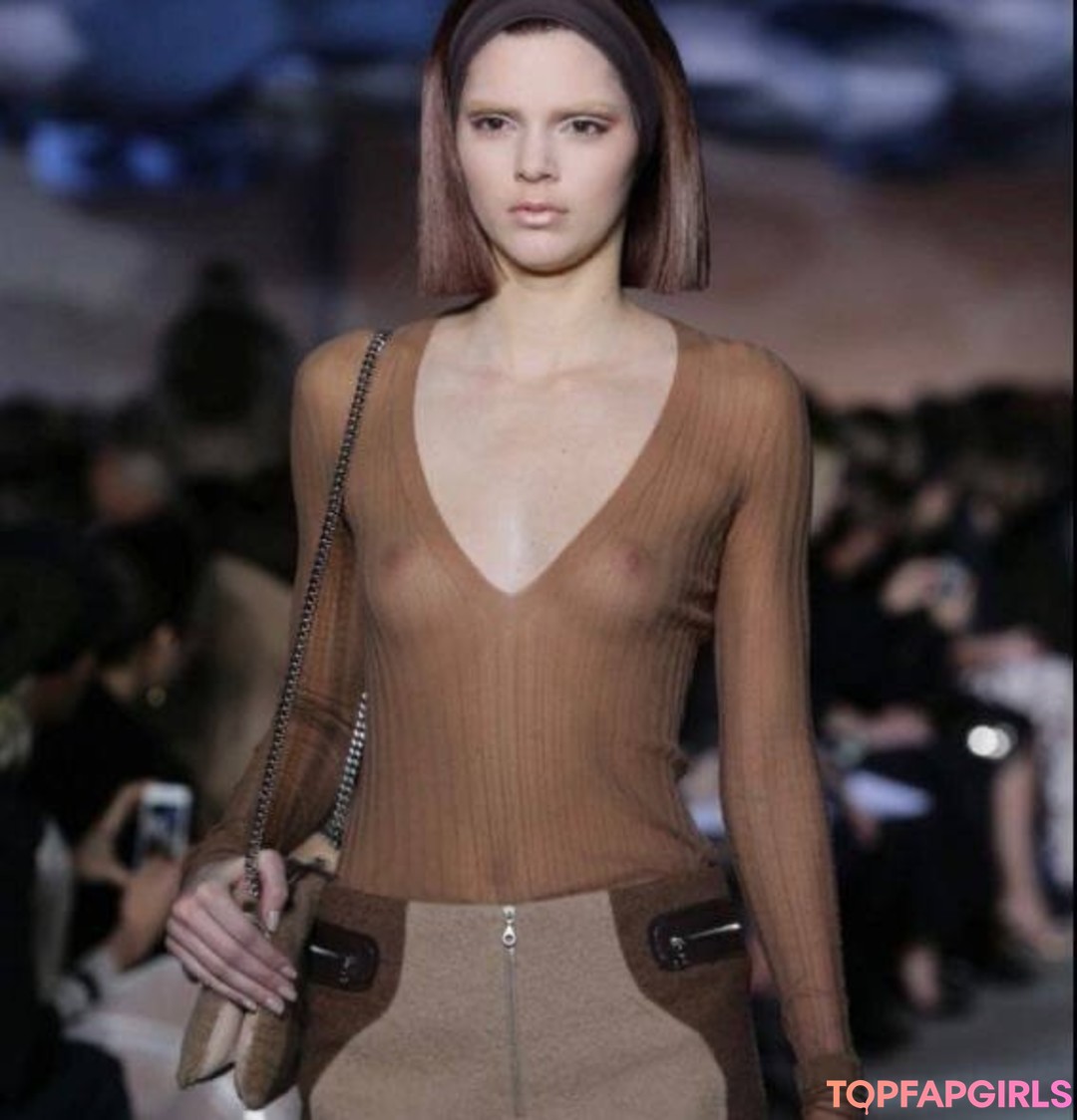 Photo nue de fuite OnlyFans de Kendall Jenner #1821