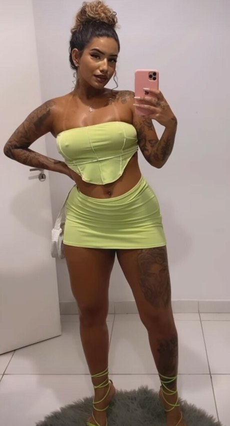 Photo nue de fuite OnlyFans de Muito Linda