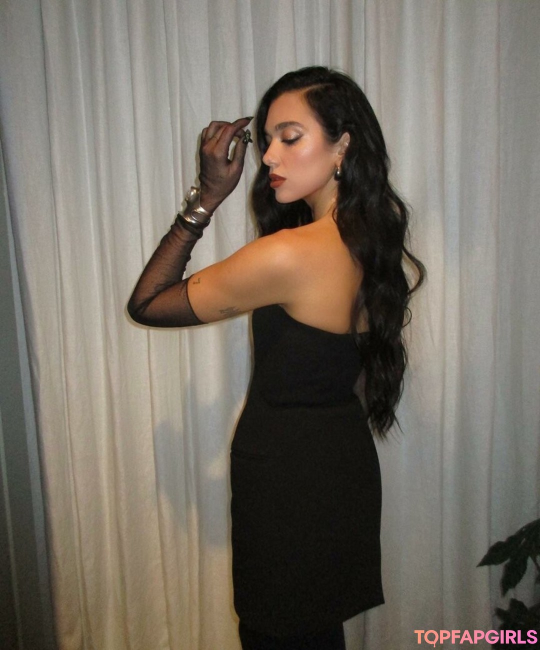 Photo nue de fuite OnlyFans de Dua Lipa #1420