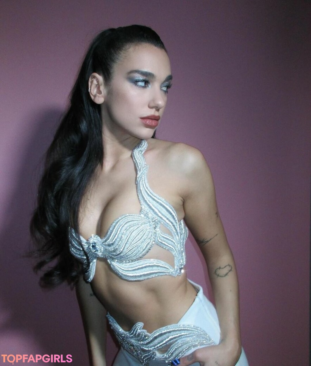 Photo nue de fuite OnlyFans de Dua Lipa #1646