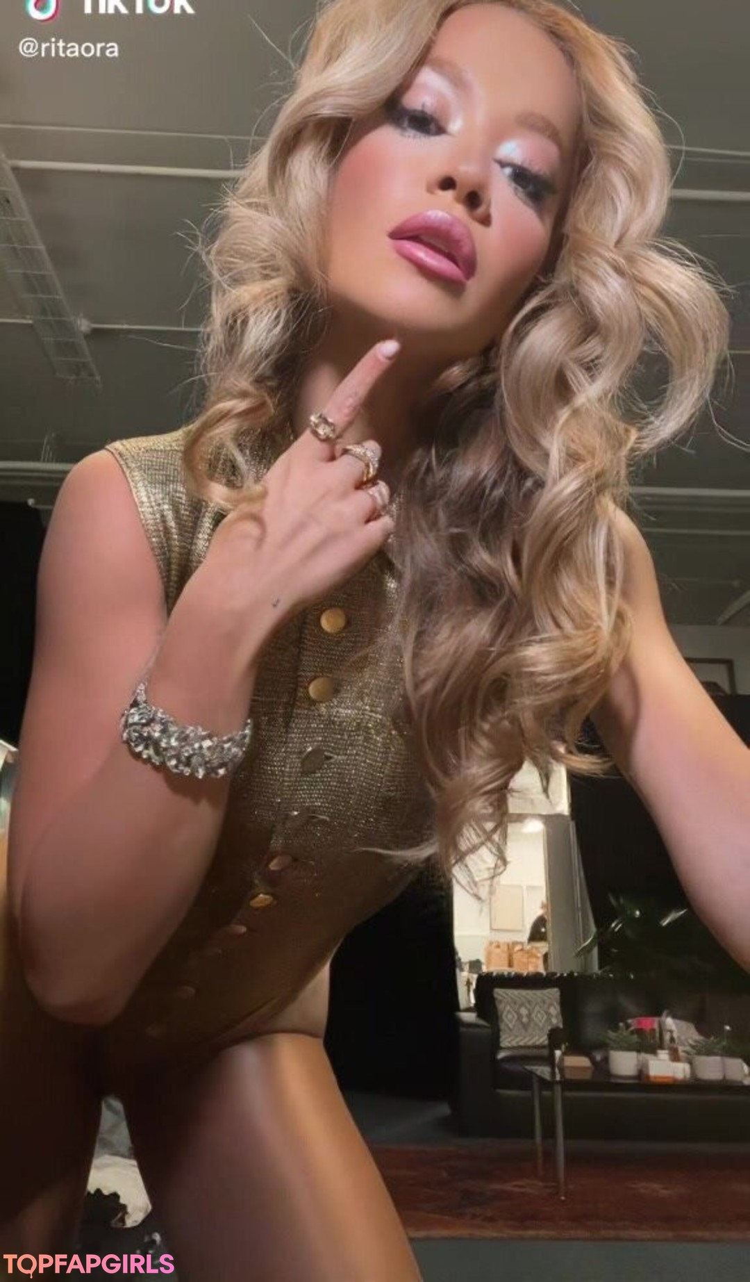 Photo nue de fuite OnlyFans de Rita Ora #1435