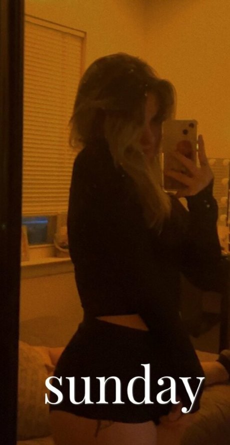 Photo nue de fuite OnlyFans de Officialmandy