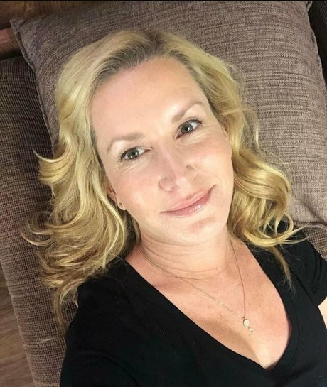 Photo nue de fuite OnlyFans de Angela Kinsey