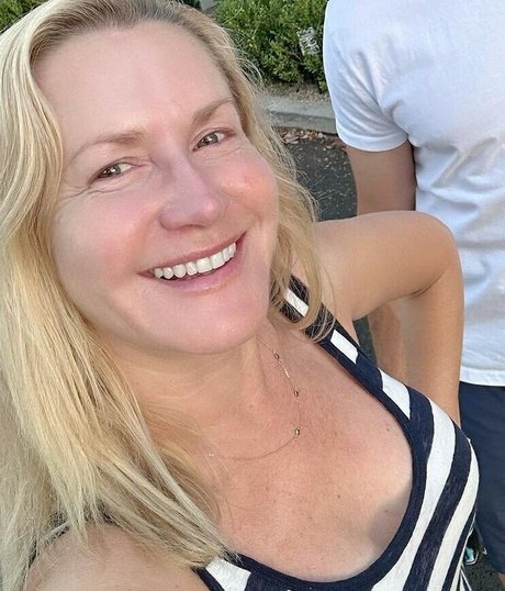 Photo nue de fuite OnlyFans de Angela Kinsey