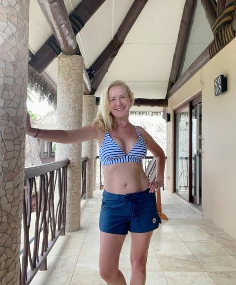 Angela Kinsey