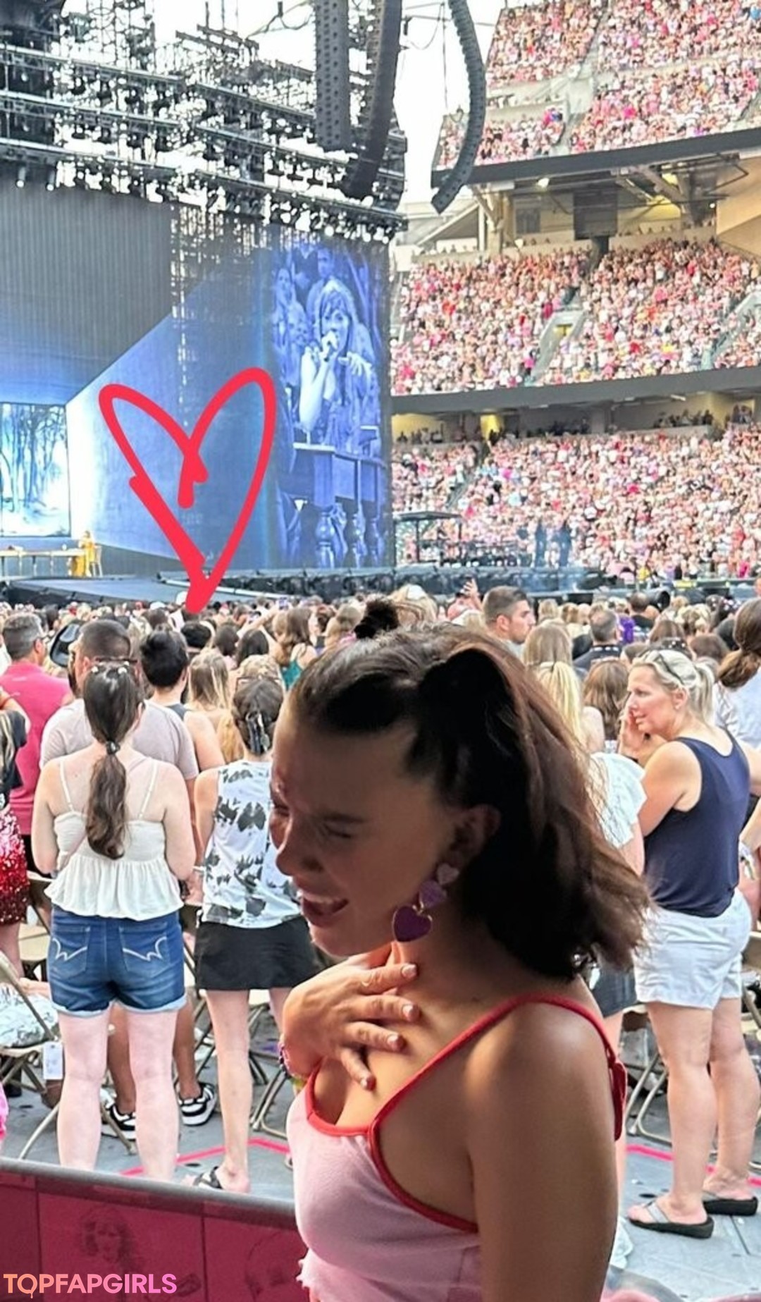 Photo nue de fuite OnlyFans de Millie Bobby Brown #1206