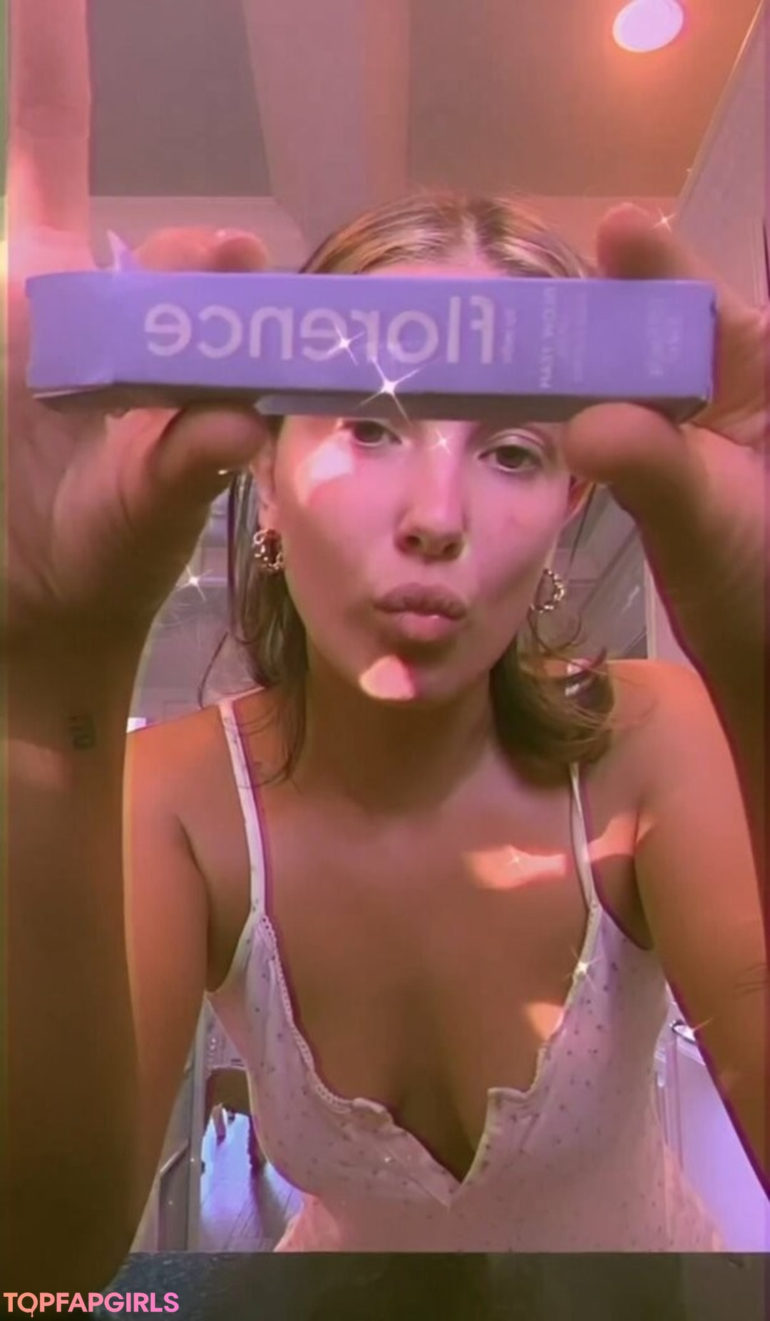 Photo nue de fuite OnlyFans de Millie Bobby Brown #1247
