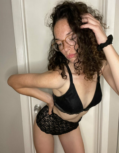 Photo nue de fuite OnlyFans de Emma Hall