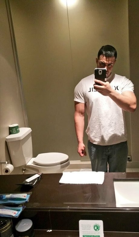 Photo nue de fuite OnlyFans de Realbrandon818