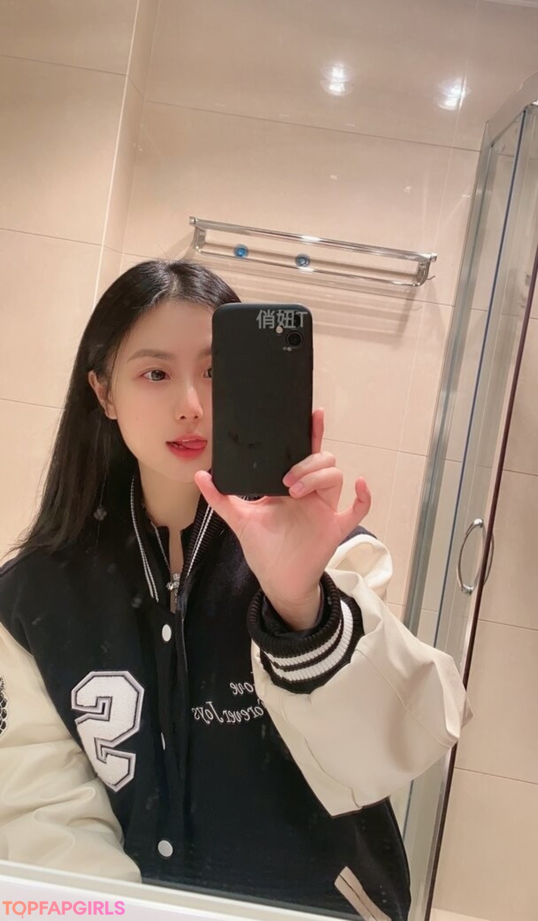 Photo nue de fuite OnlyFans de Qiaoniutt #1078