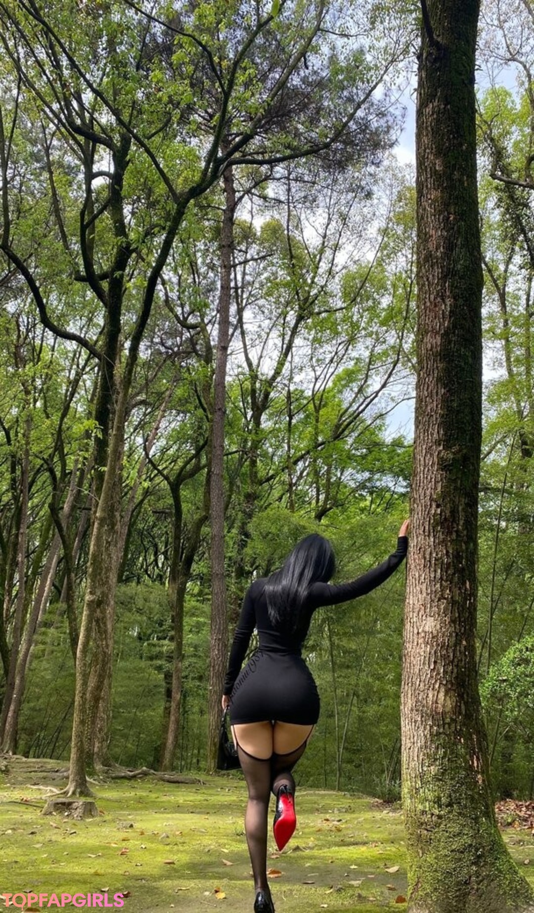 Photo nue de fuite OnlyFans de Qiaoniutt #1082