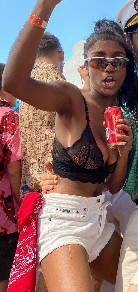 Photo nue de fuite OnlyFans de Shreya Naidoo