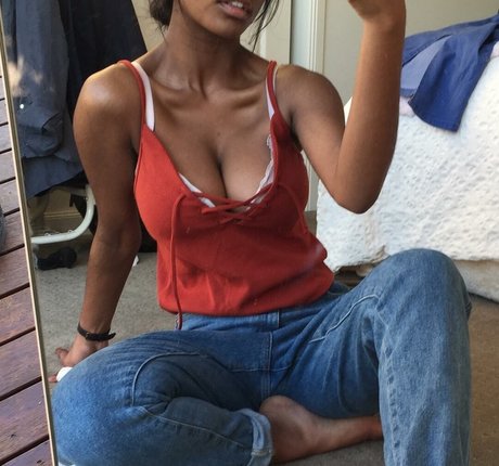 Photo nue de fuite OnlyFans de Shreya Naidoo