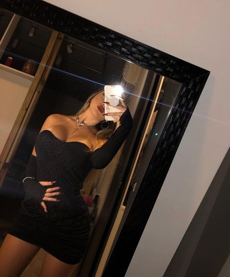 Photo nue de fuite OnlyFans de Carolina Fernandes