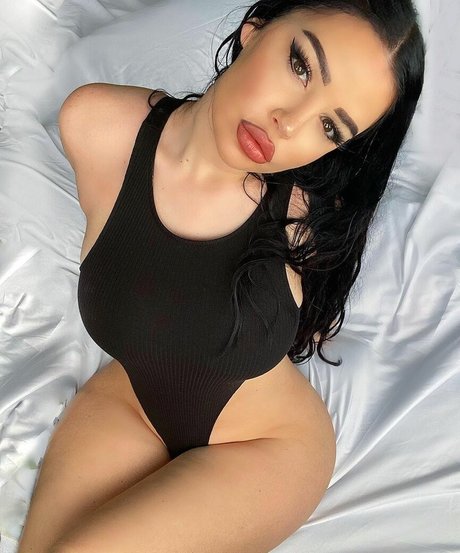 Photo nue de fuite OnlyFans de Elizabeth Georgina