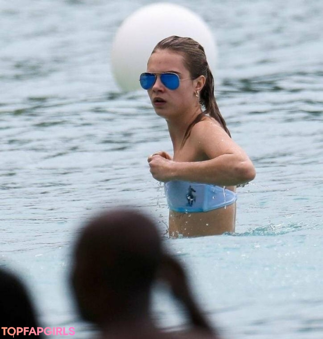 Photo nue de fuite OnlyFans de Cara Delevingne #1135