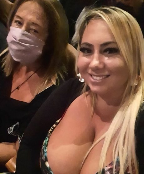 Blonde_maria