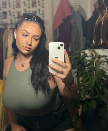 Chelsea-leigh