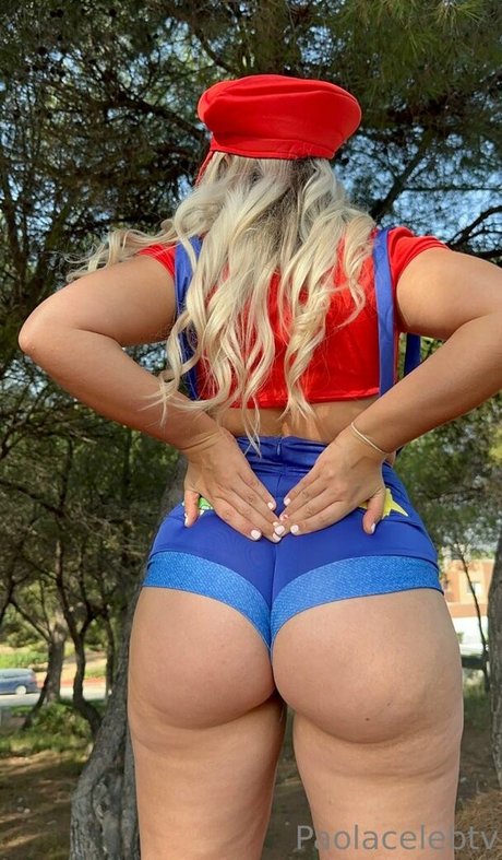 Paola Celeb