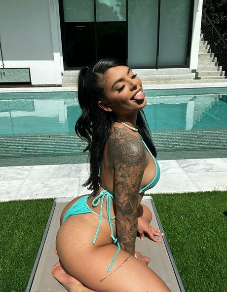 Photo nue de fuite OnlyFans de Ginavalentinauncensored