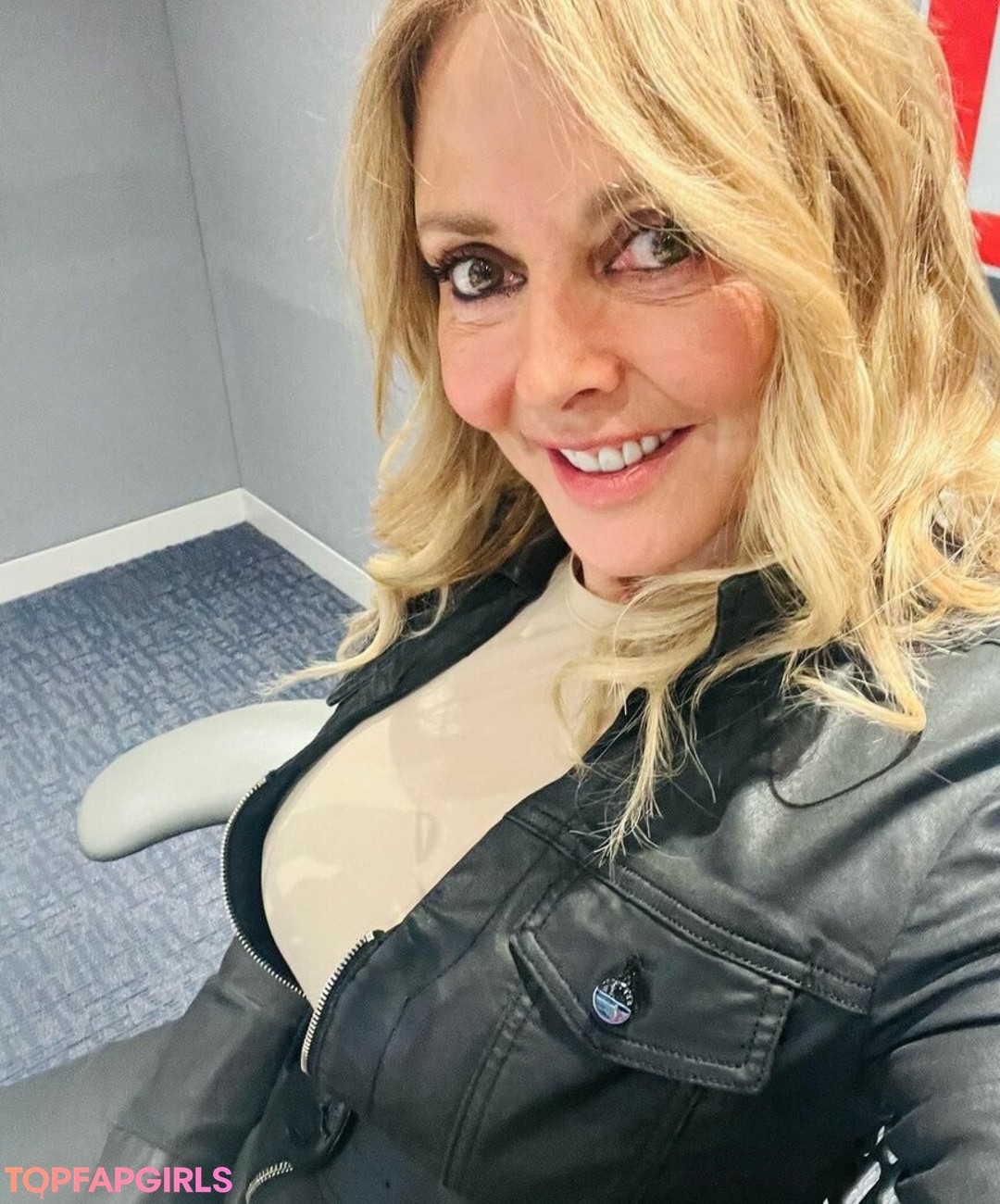 Photo nue de fuite OnlyFans de Carol Vorderman #1026