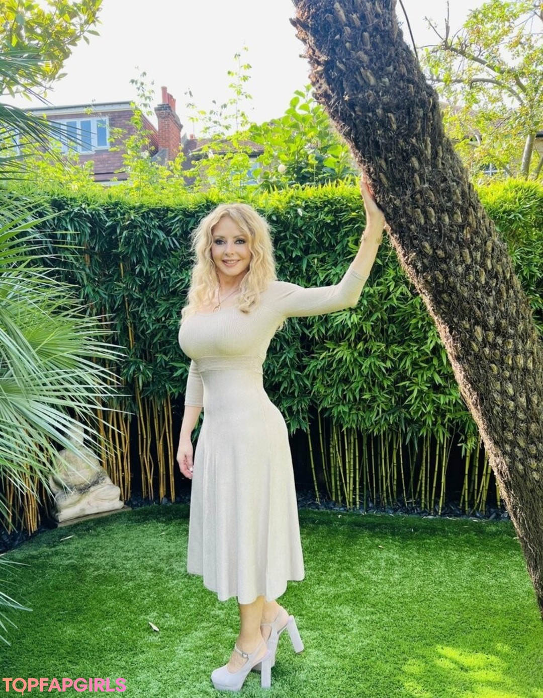 Photo nue de fuite OnlyFans de Carol Vorderman #1156