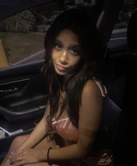 Photo nue de fuite OnlyFans de Lyla Troglin